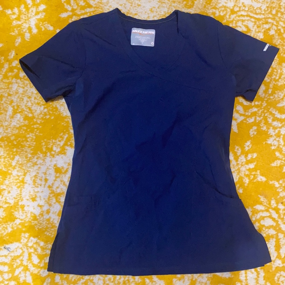 Sketchers navy scrub top